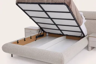 Pıer Bedstead Wıth Transparent Base